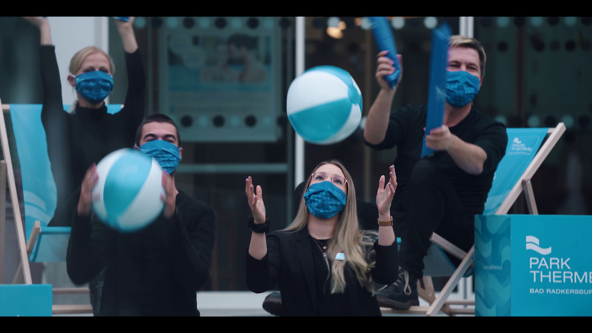 Parktherme invites us in